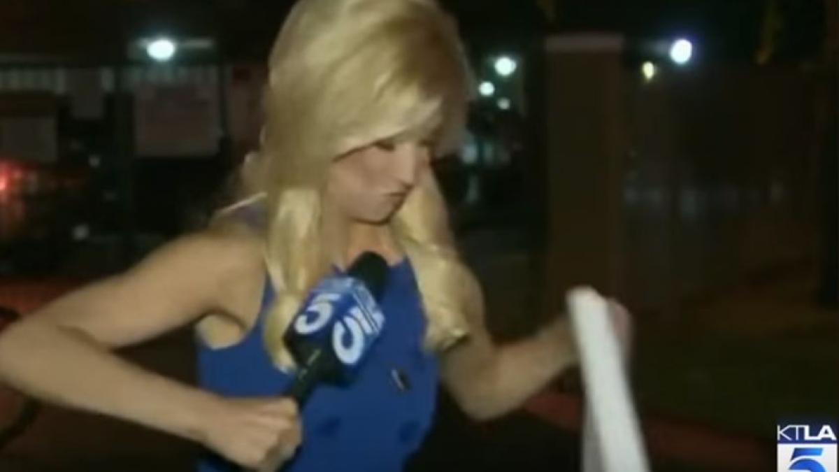 Aștepta să intre în direct, de la locul unui accident, când ceva neașteptat s-a petrecut. Jurnalista a sărit ca arsă și a început să țipe cât au ținut-o plămânii!
