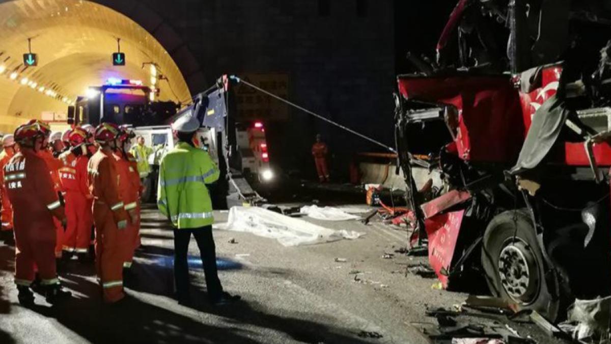 china cel putin 36 de morti si 13 raniti intr un accident de autocar