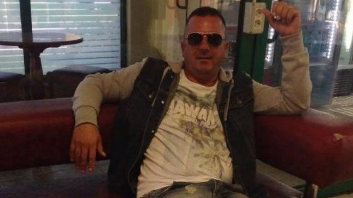 consilier local alde filmat in timp ce lovea cu bestialitate un tanar