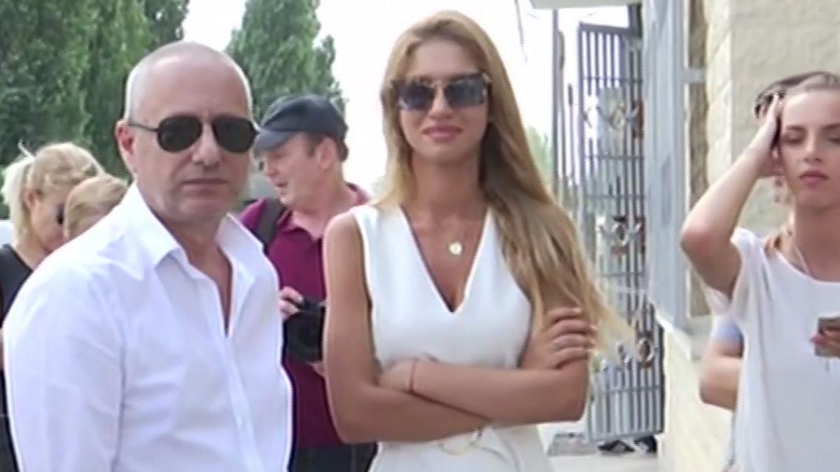 cristian boureanu eliberat din penitenciarul rahova cum l a asteptat iubita lui laura dinca video