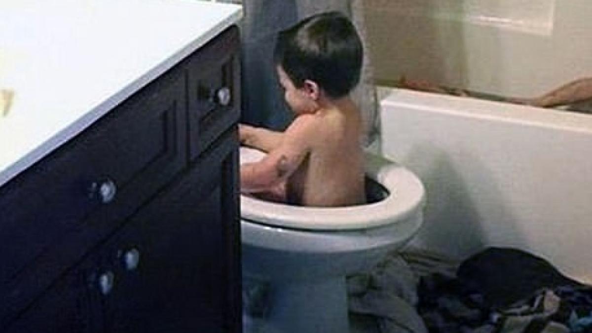 si a lasat copiii impreuna in baie cateva minute cand s a dus dupa ei a ramas fara cuvinte si nu