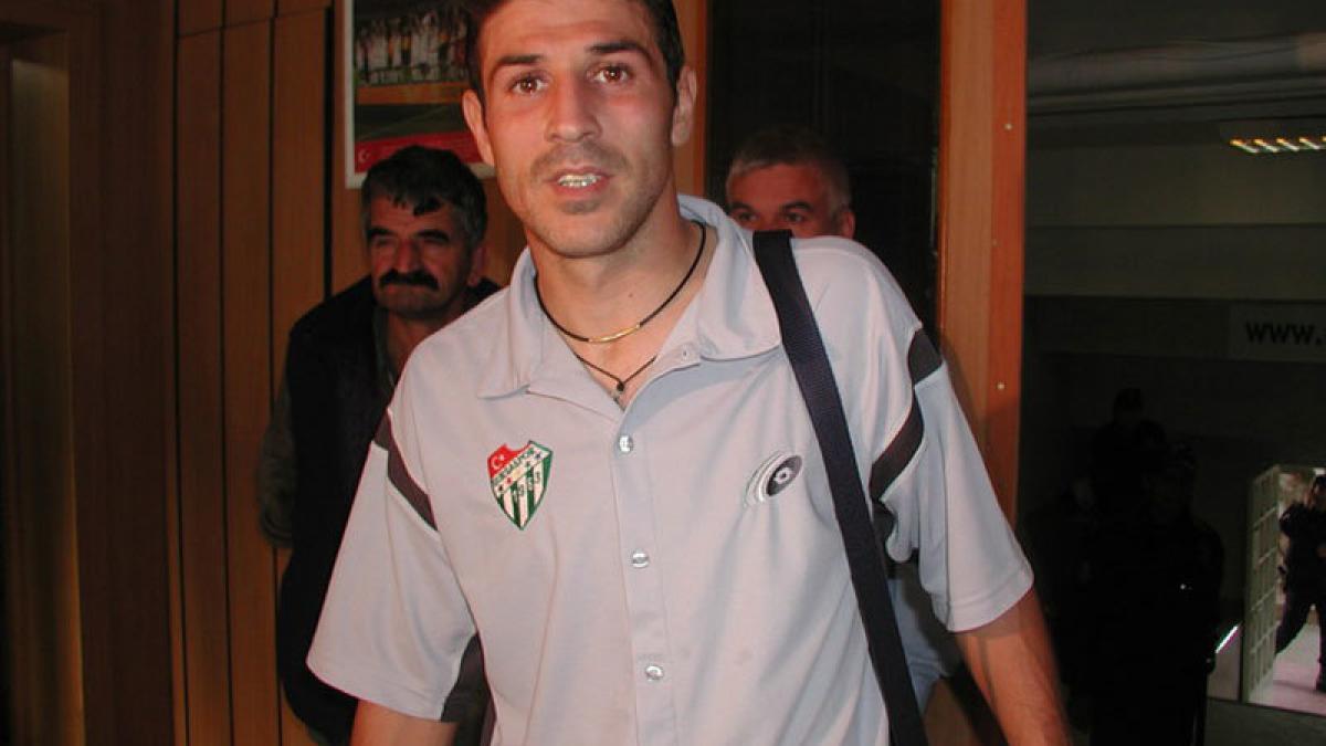 telenovela uluitoare divort de ultima ora in fotbal si a prins sotia cu instalatorul iar acum