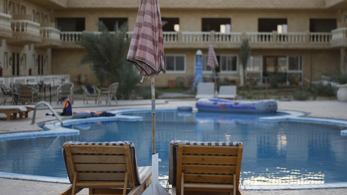 conducerea unui hotel a cerut clientilor evrei sa faca dus inainte sa intre in piscina intreaga