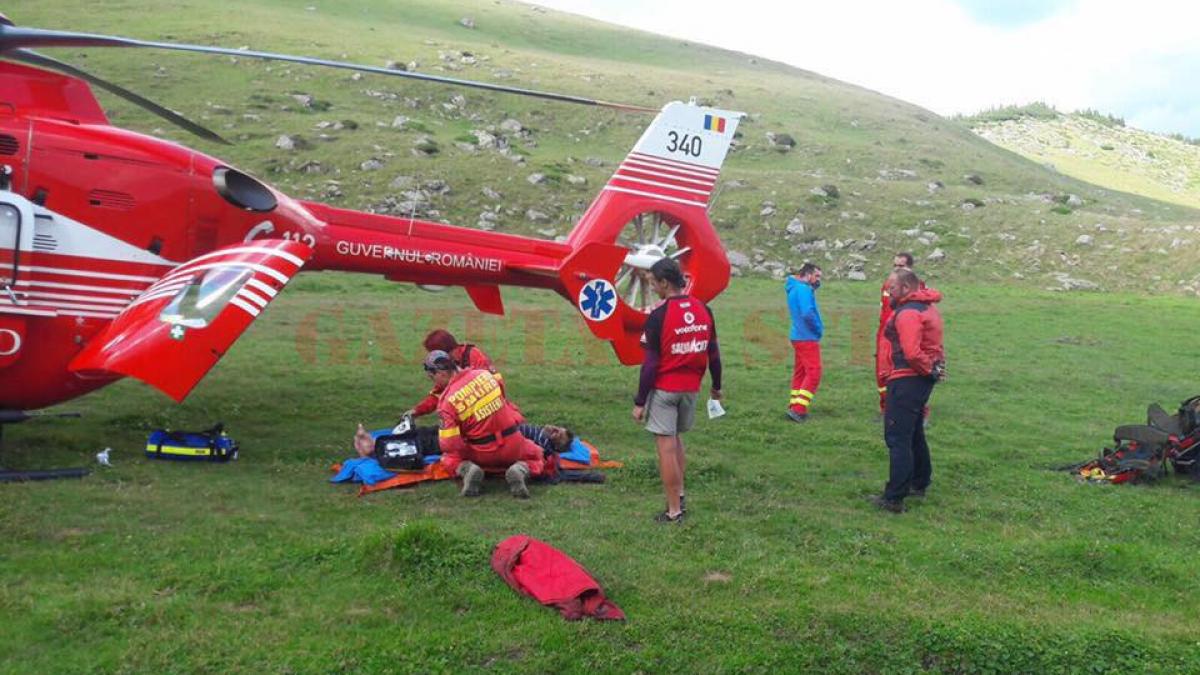 grav accident pe transalpina o masina a cazut in prapastie soferul preluat de un elicopter smurd