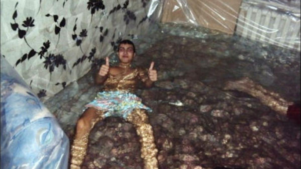 nu faceti asa ceva acasa copiii au facut piscina in sufrageria apartamentului cand parintii au