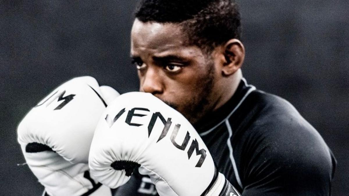 un luptator mma a murit la spital dupa o lupta in cusca