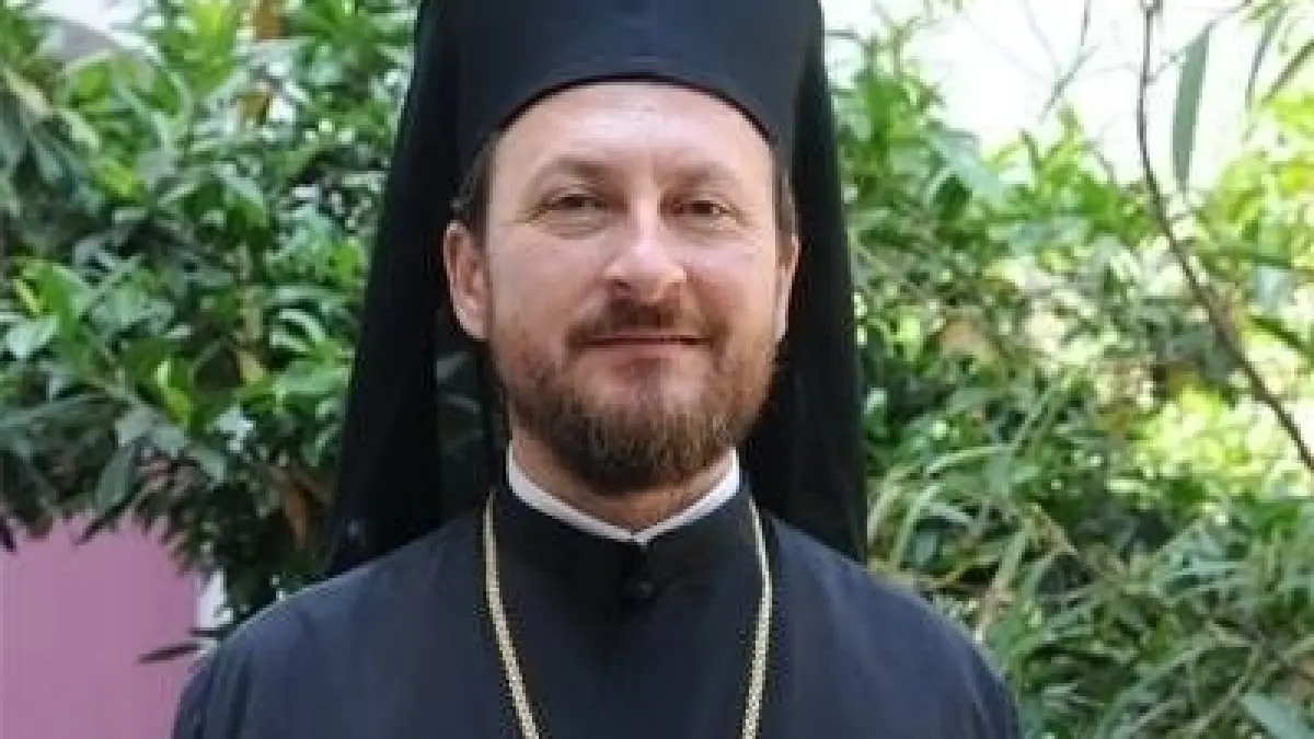 mirela voicu despre episcopul de husi el ameninta cu difuzarea unor imagini in care sunt filmati si