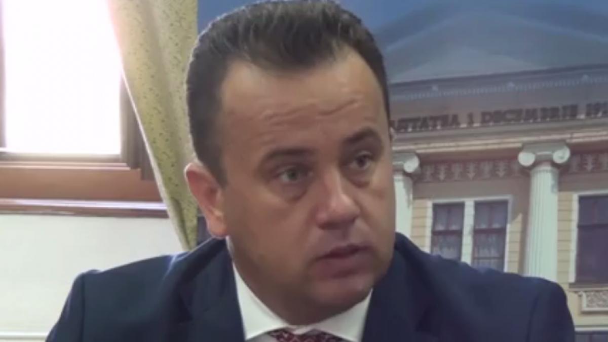 politikix politicienii fara carte au mereu parte