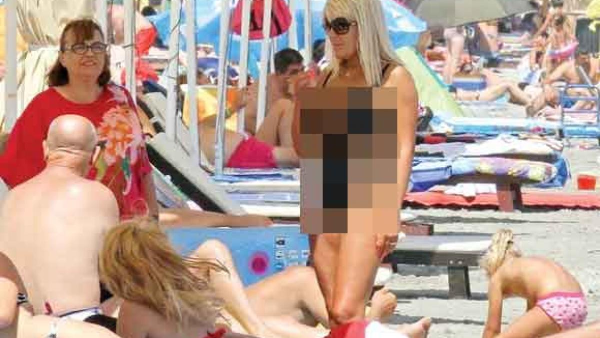 aparitie de senzatiei a elenei udrea la malul marii cum arata in costum de baie