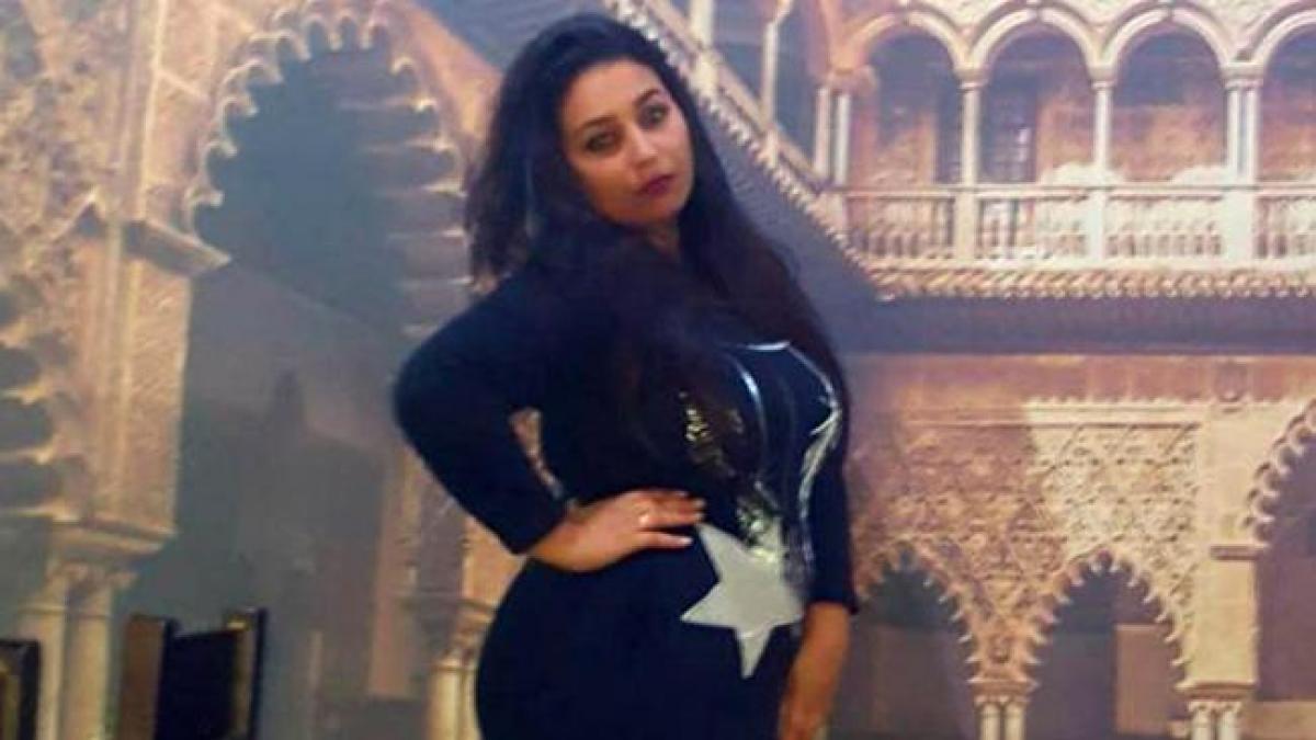 isi astepta sotia sa se intoarca din sala de operatie cand a auzit o bubuitura puternica apoi