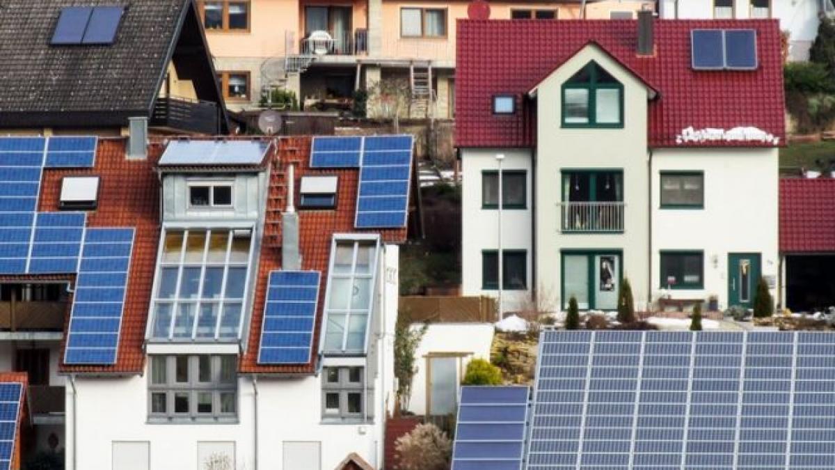 preturile cu care romanii cu panouri solare isi vor putea vinde energia produsa