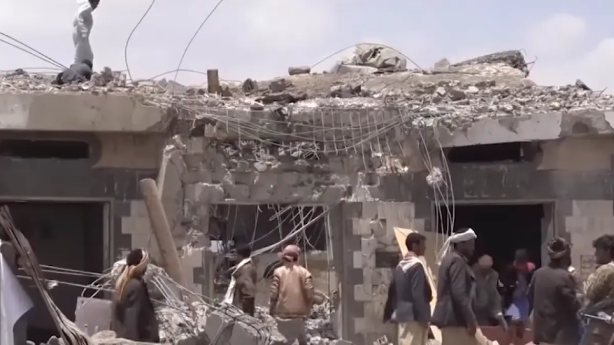 zeci de morti si raniti dupa ce un hotel a fost distrus in urma unui bombardament video