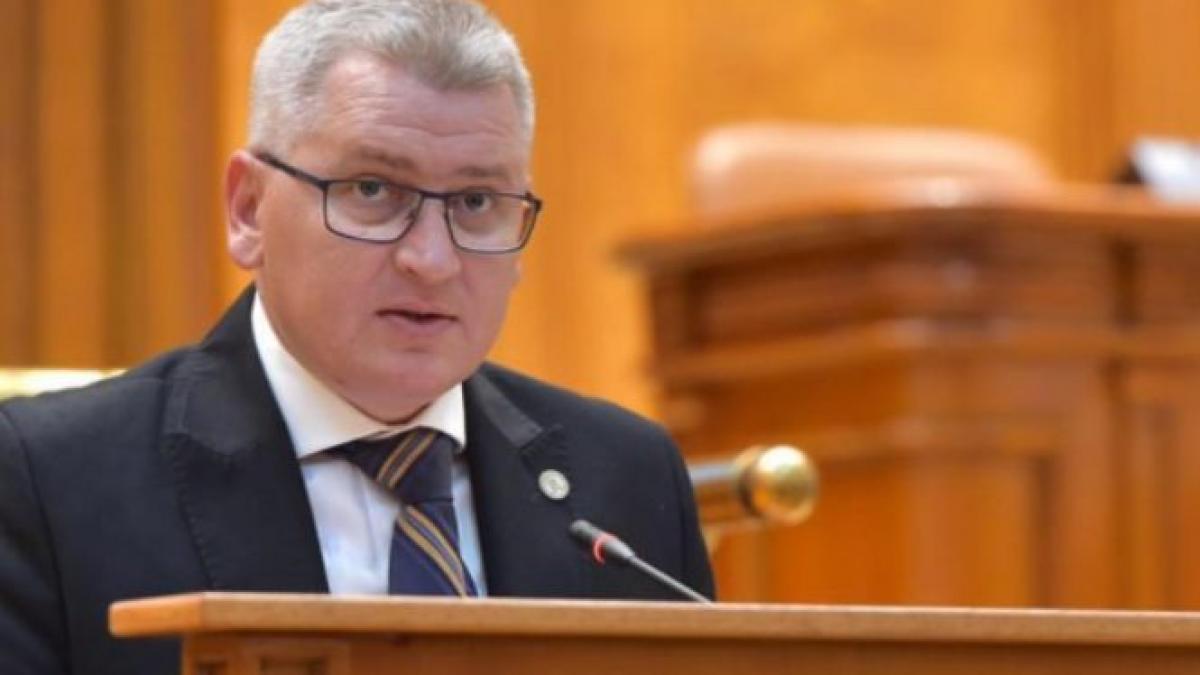 gest extrem in parlament deputat in greva foamei