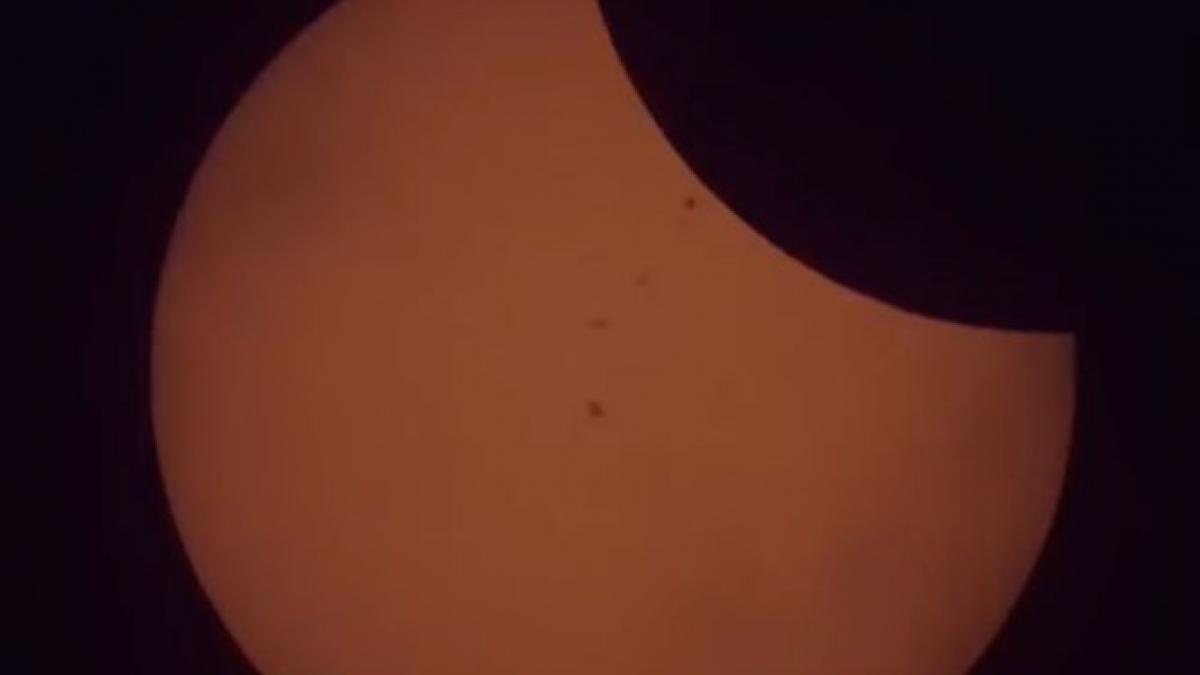 imagini incredibile surprinse de un fotograf al nasa in timpul eclipsei totale ce s a vazut in fata