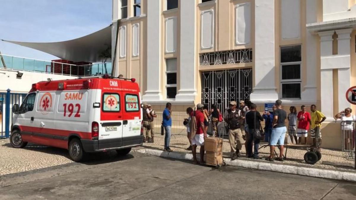 zeci de morti dupa scufundarea unui feribot care transporta 129 de pasageri tragedia a avut loc in