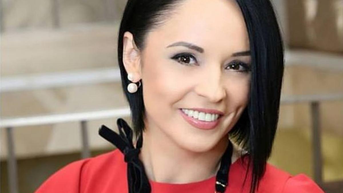 andreea marin a purtat cea mai transparenta bluza fanii au reactionat arati super dar arati cam