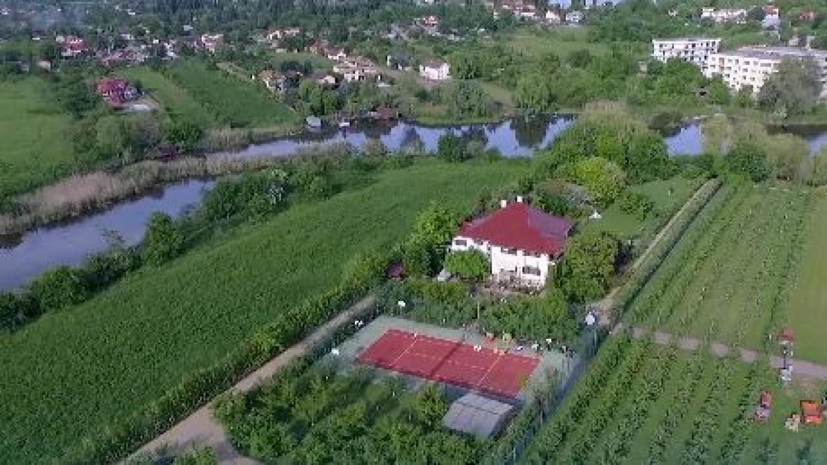 crama lui mugur isarescu in topul destinatiilor de lux