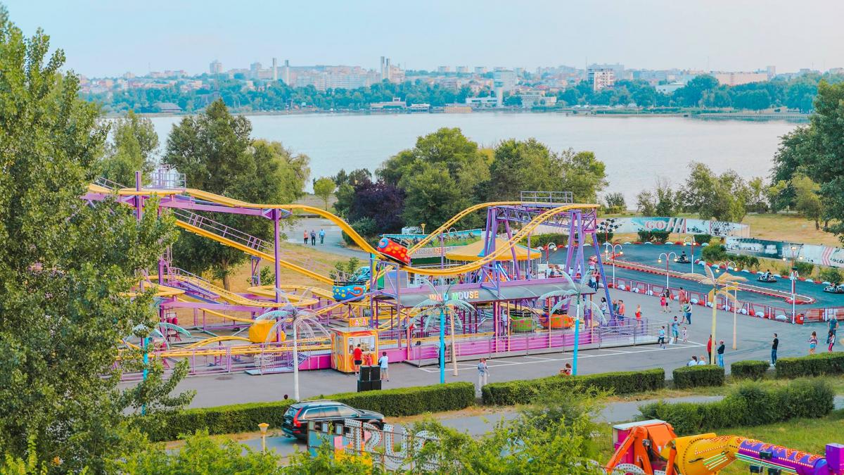 tanara de 20 de ani violata in satul de vacanta din mamaia a fost sechestrata si apoi e greu de