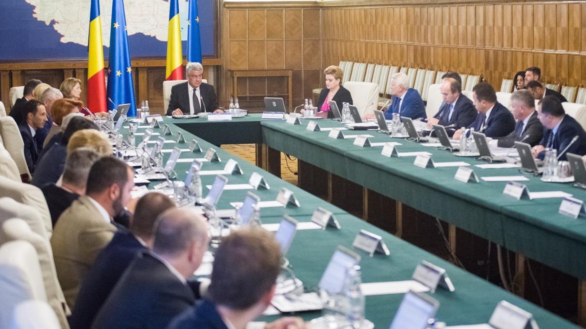 cine este ministrul cel mai bine cotat in sondajul momentului