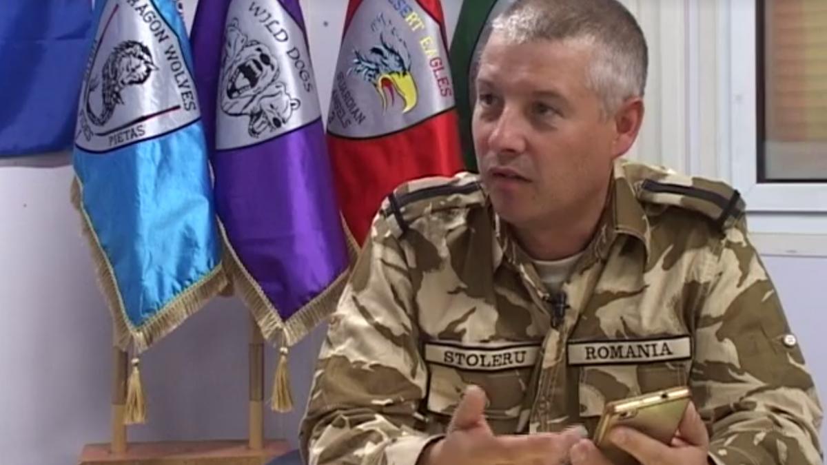 nu exista ceva mai emotionant un militar roman aflat in misiune in afganistan face asta zilnic