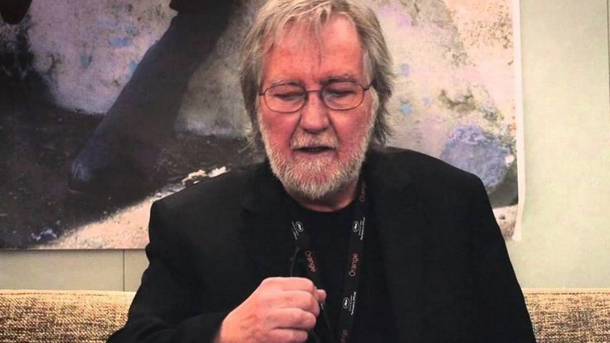 doliu la hollywood un cunoscut regizor s a stins din viata la 74 de ani