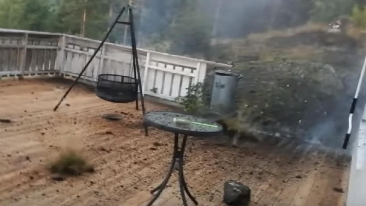 imagini incredibile filmate in timpul unei furtuni ce a reusit un barbat sa surprinda video