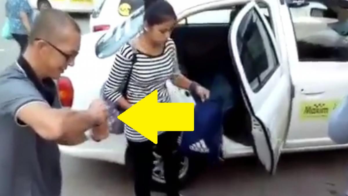 cum a umilit un taximetrist doua cliente care nu au avut bani pentru cursa fetele au acceptat totul