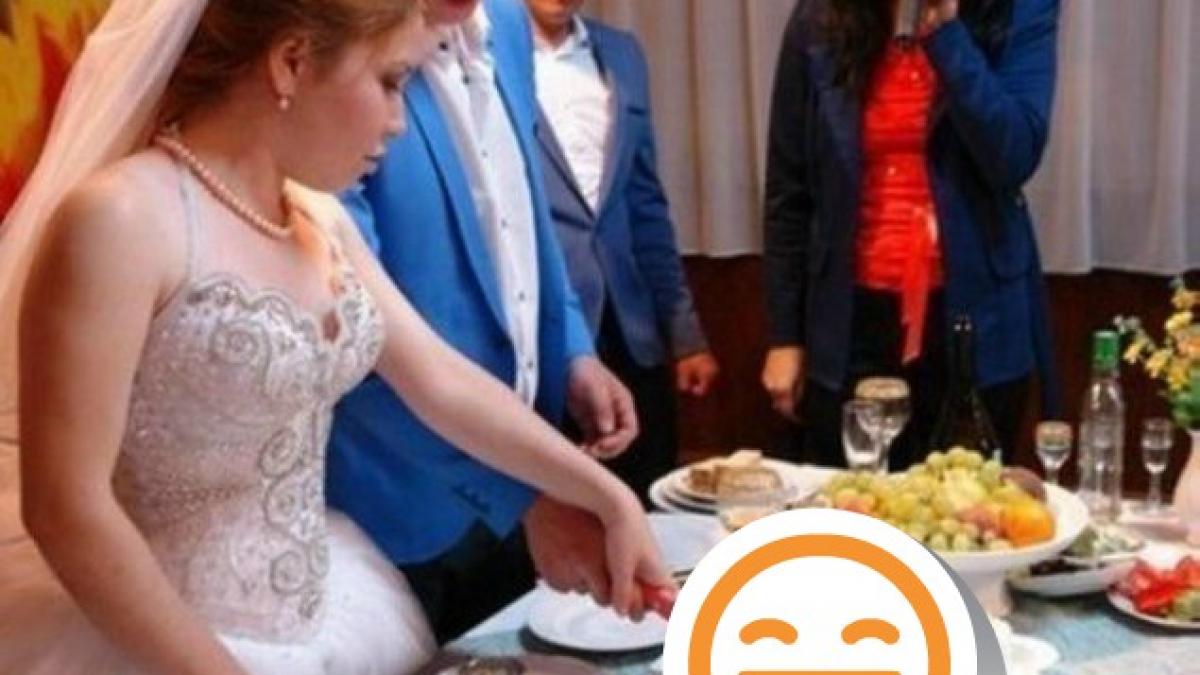 cum sa scrii asa ceva pe tortul de nunta acesti tineri insuratei au facut o gafa de proportii si