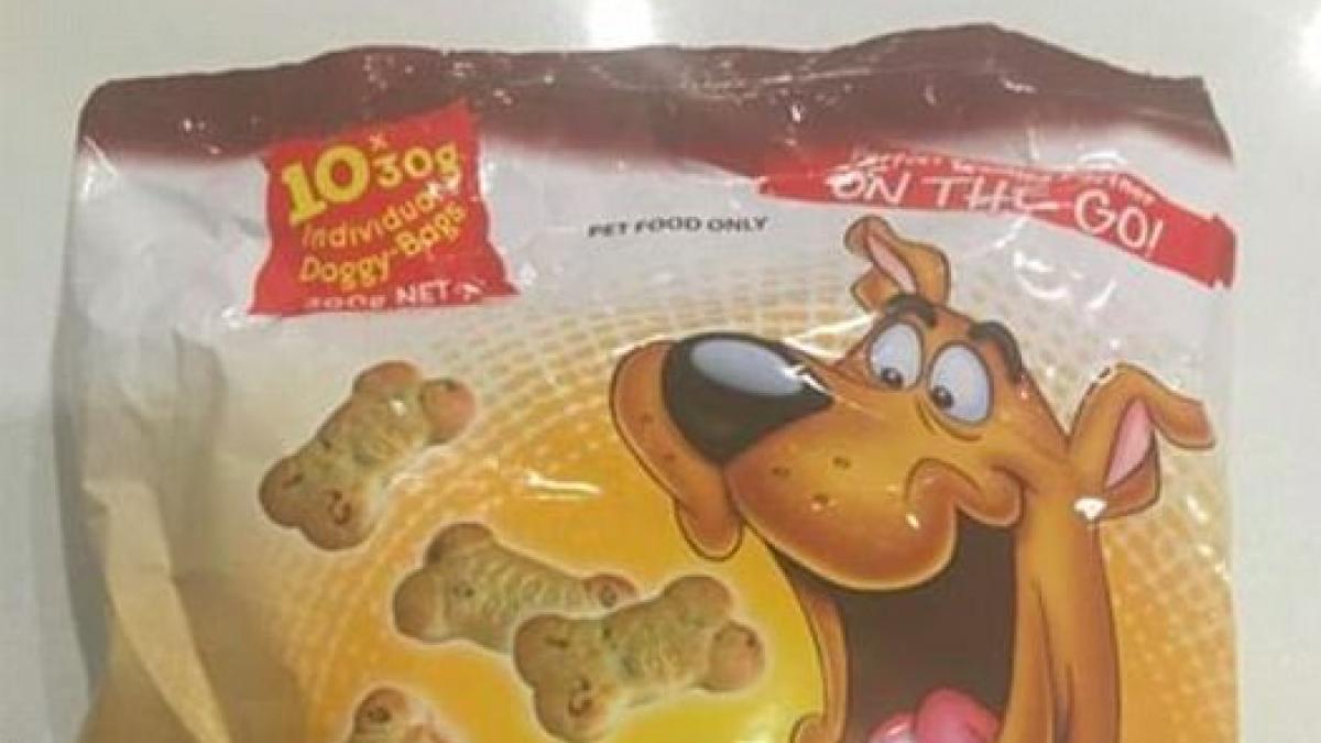 a crezut ca le cumpara copiilor biscuti cu scooby doo dar i a hranit cu mancare de caini fara sa