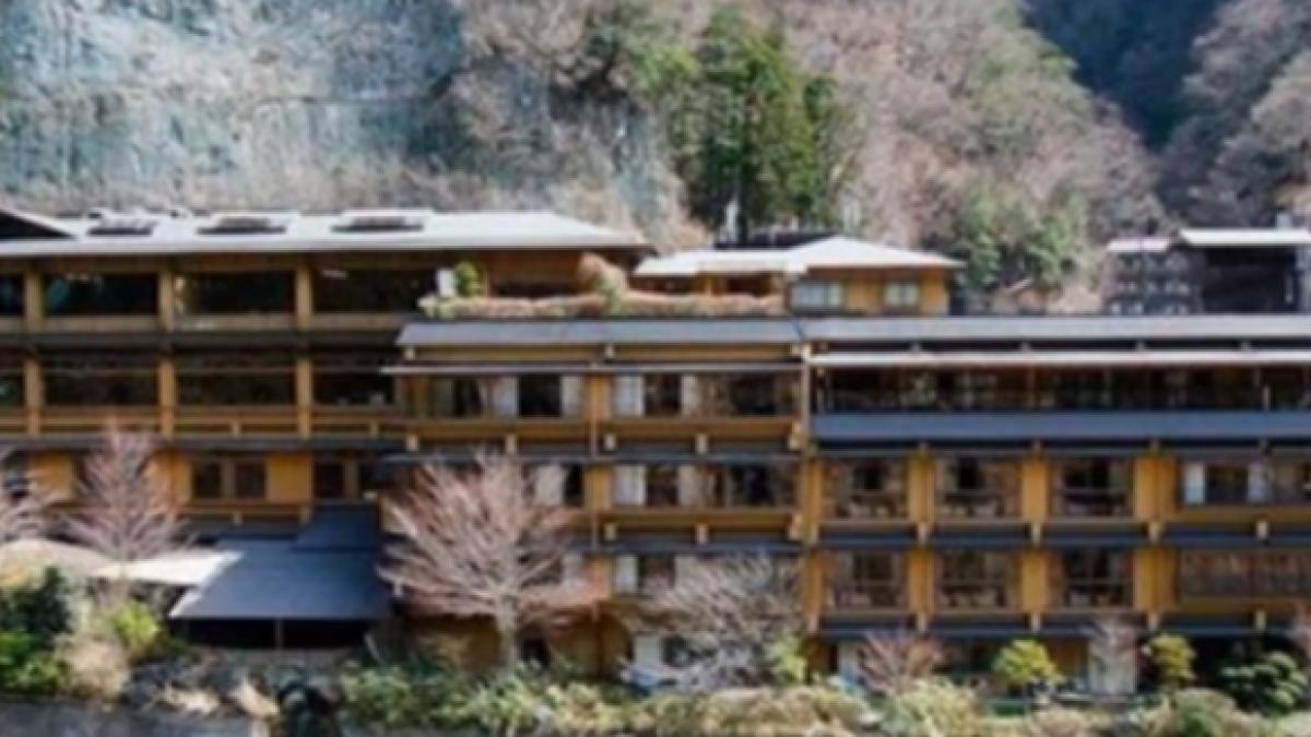 cum arata cel mai vechi hotel din lume video