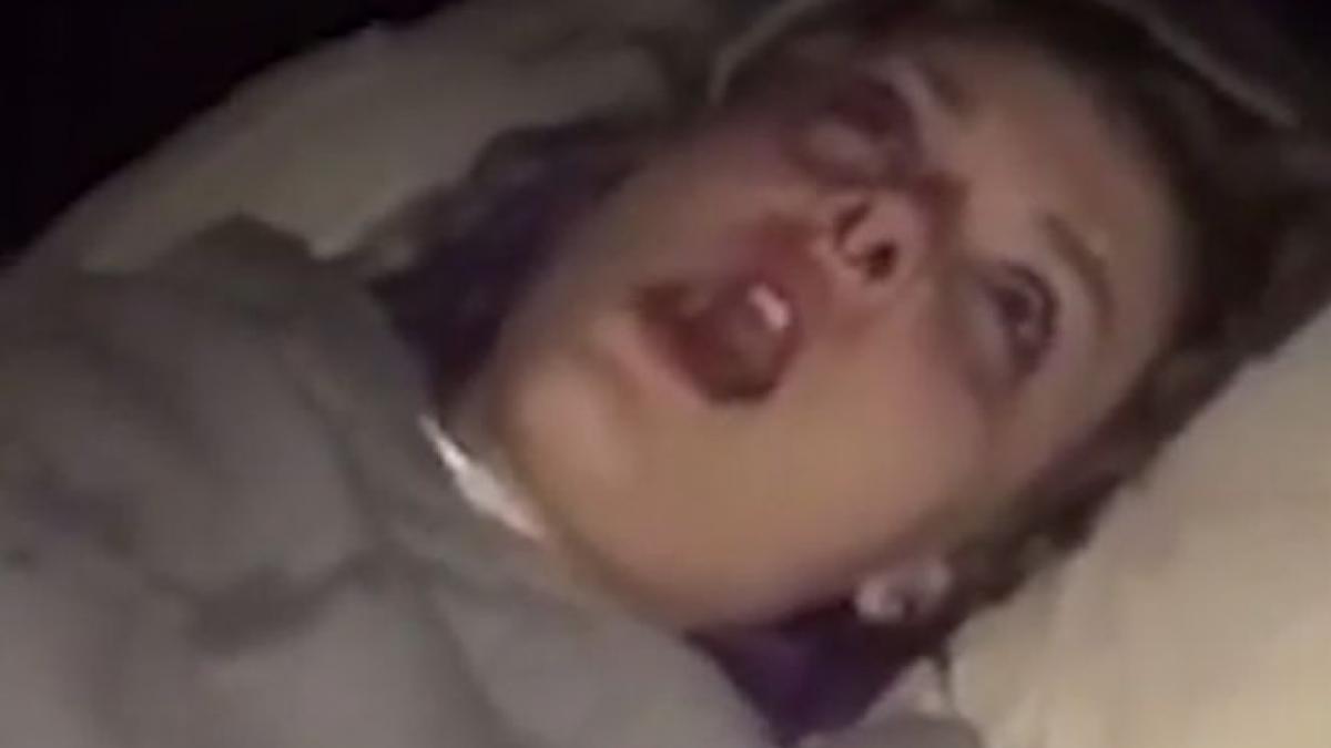 era la un concert cand un barbat s a apropiat de ea si i a cerut o bricheta dupa cateva minute fata