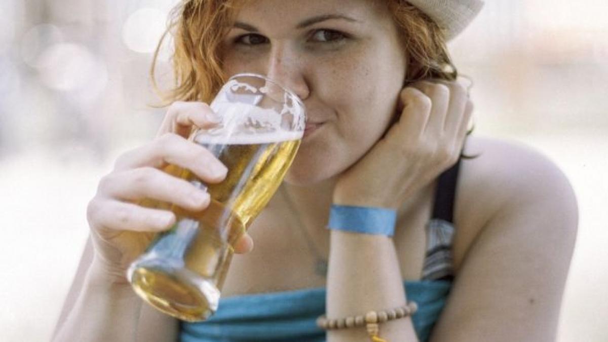 si a turnat bere pe par si a stat asa 15 minute nu se astepta la asta cum arata parul apoi