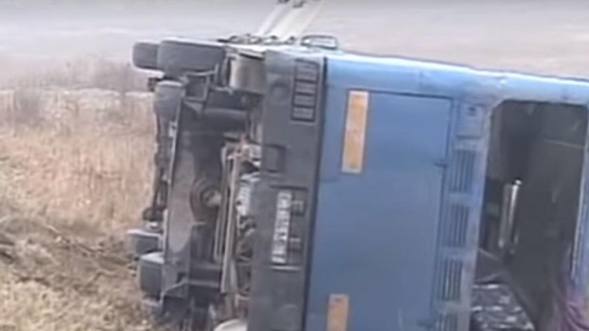 accident grav in ialomita mai multe persoane au fost ranite dupa ce un autobuz s a rasturnat