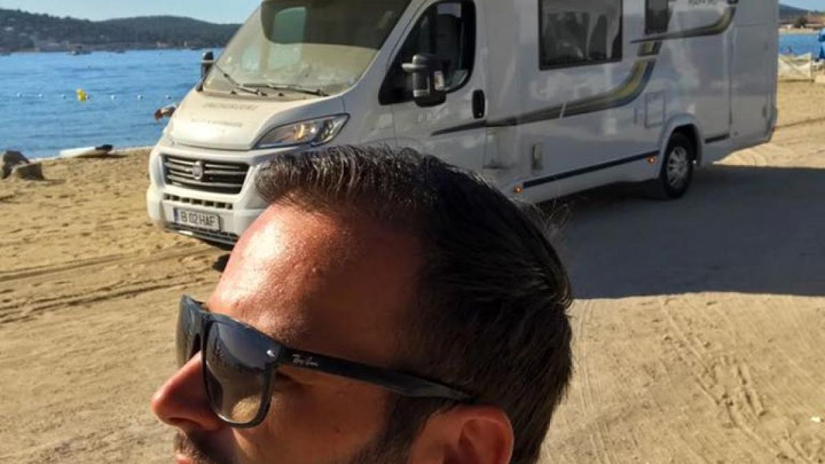 mihai morar peripetii din vacanta pe la 2 noaptea aud niste lovituri puternice in caroseria