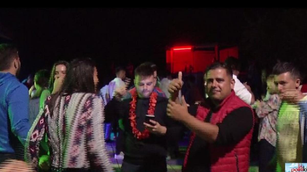 politikix cum arata viitorul psd in bikini pe manele