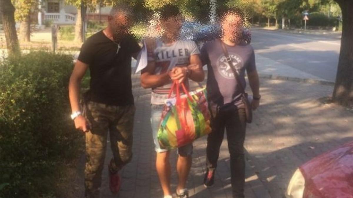 este acuzat ca a ucis si abandonat intr un sant un baiat de 16 ani gestul uluitor facut de tanar in