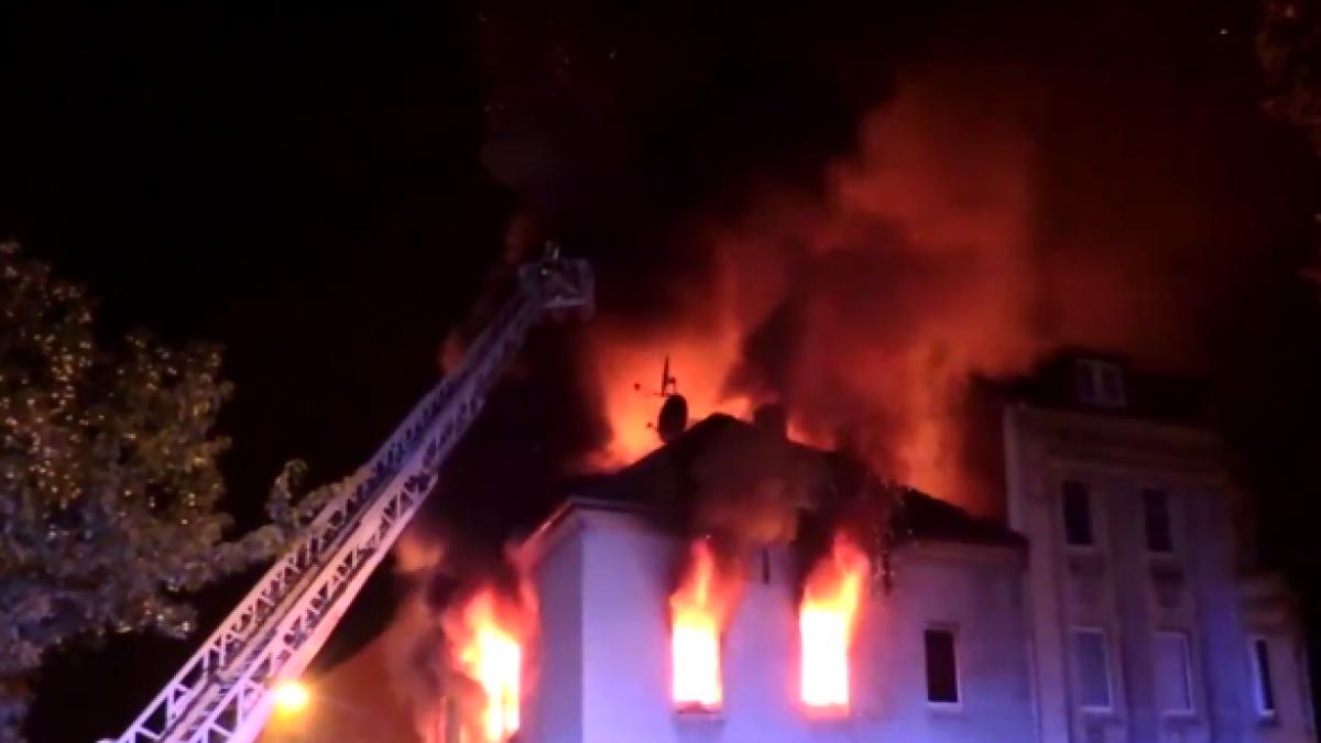 doi romani au murit in germania dupa ce o cladire locuita de imigranti a fost incendiata video