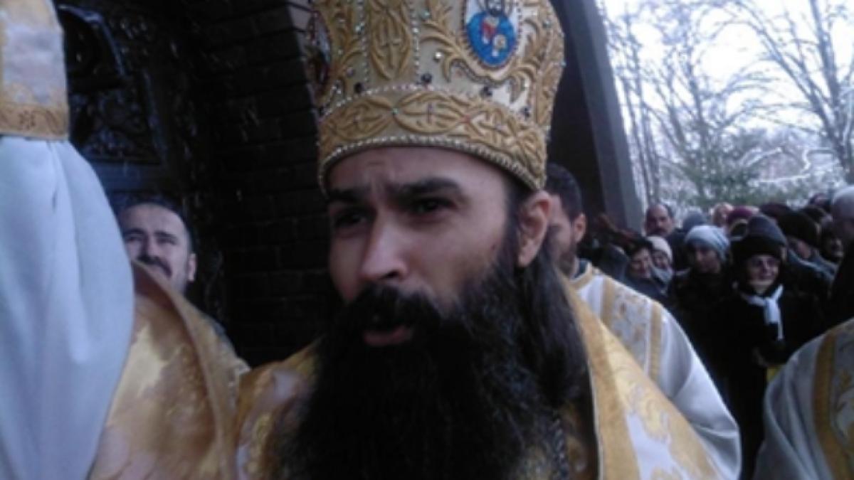 preasfintitul paisie lugojanul fara permis si amendat dupa ce a fost prins conducand cu o viteza