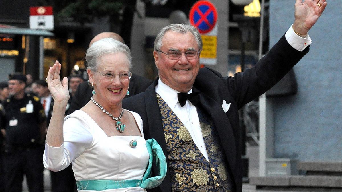 cutremur la casa regala sotul reginei daneze a fost diagnosticat cu dementa