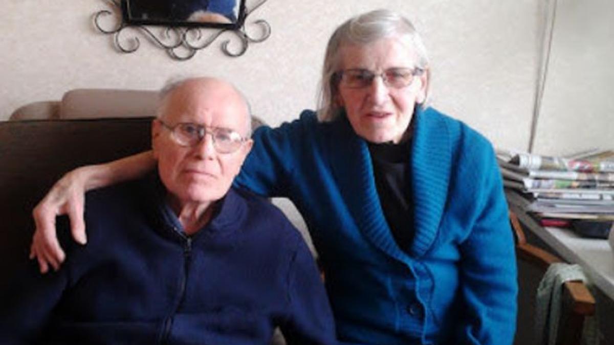 i au facut o fotografie cu cateva ore inainte sa moara apoi au stat langa el cand si au dat ultima