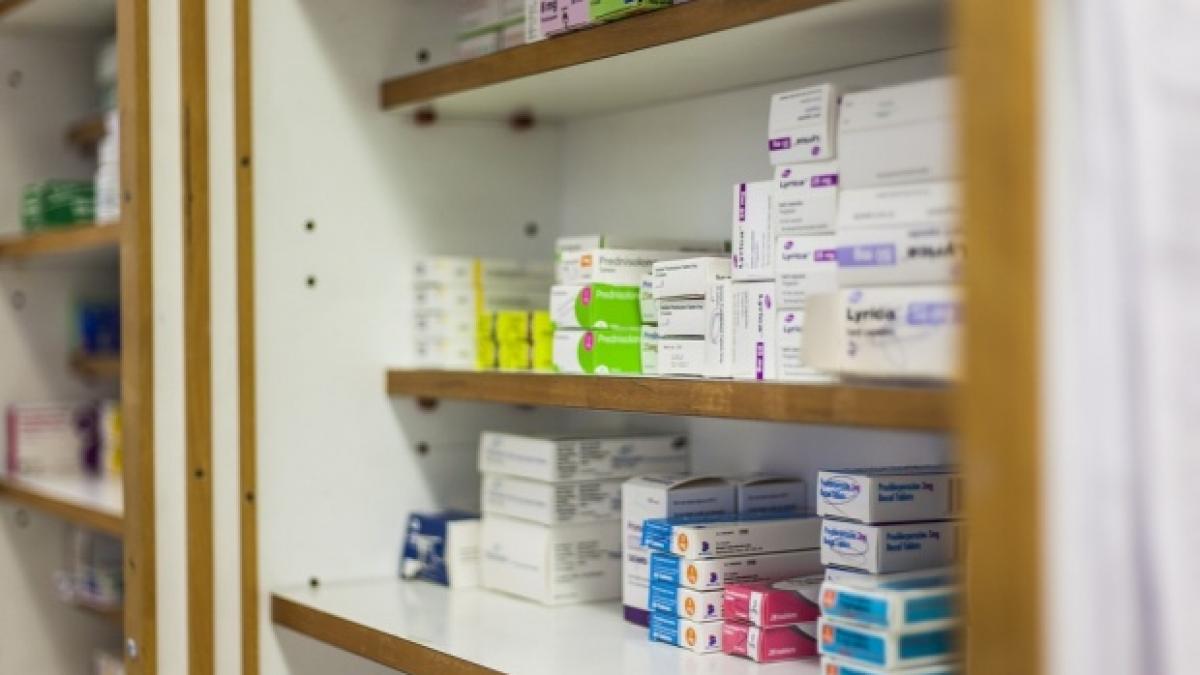 mai mult de jumatate din farmaciile din romania ar putea fi inchise