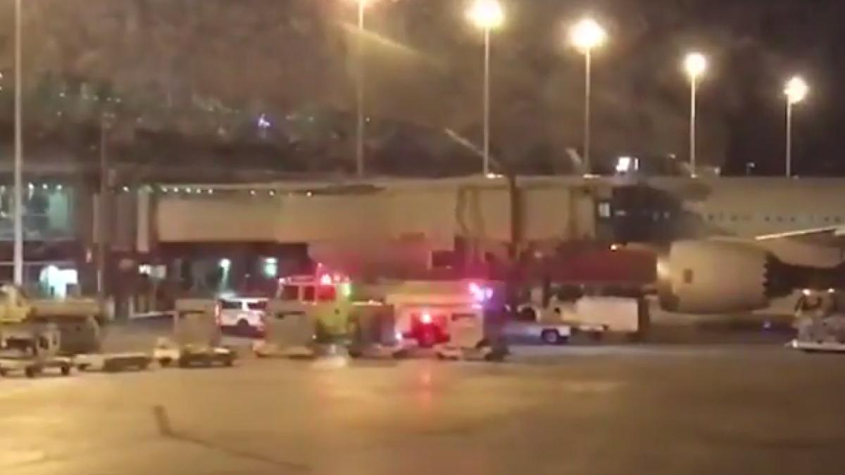 alerta pe aeroportul din miami politia a impuscat un barbat inarmat