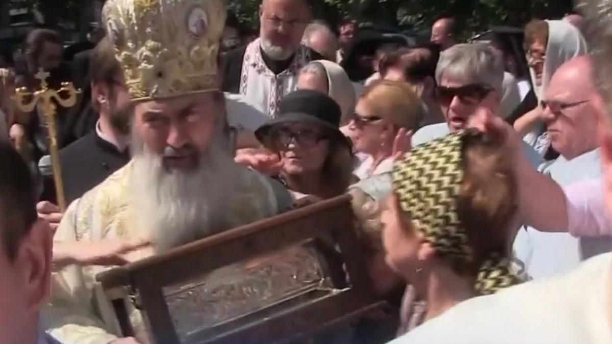 imbulzeala la racla primele imagini cu braul maicii domnului la constanta