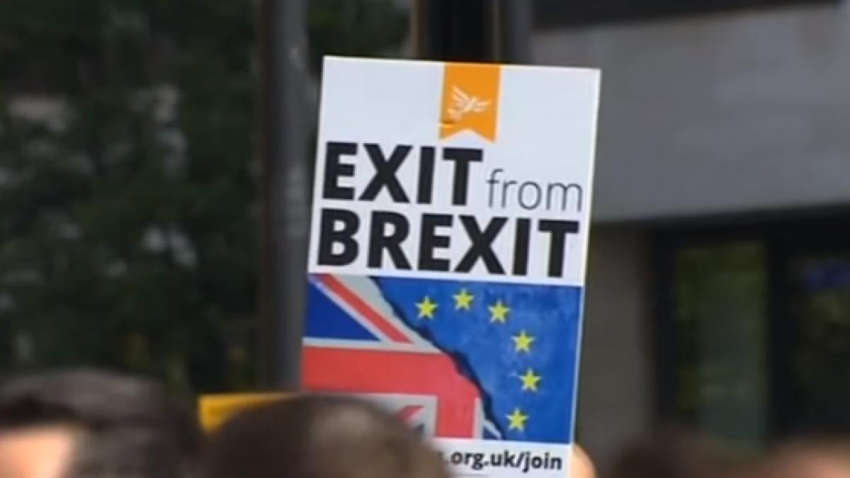 protest anti brexit in londra zeci de mii de oameni au iesit in strada video