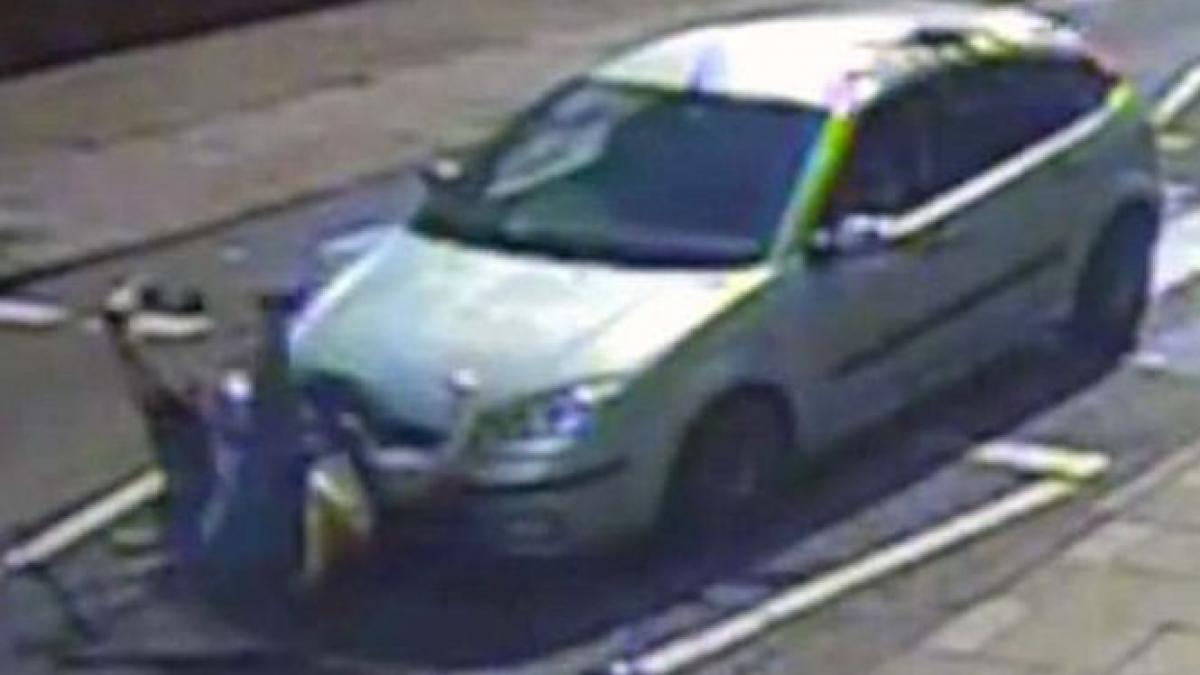 barbat lovit pe trecerea de pietoni ce a facut soferul imediat dupa accident video socant