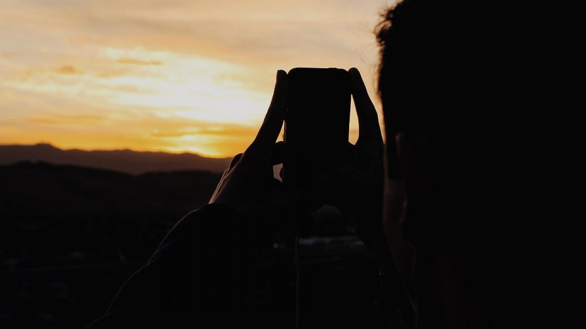 doi tineri au ajuns la psihiatrie dupa ce au vrut sa faca un selfie ce peisaj au ales
