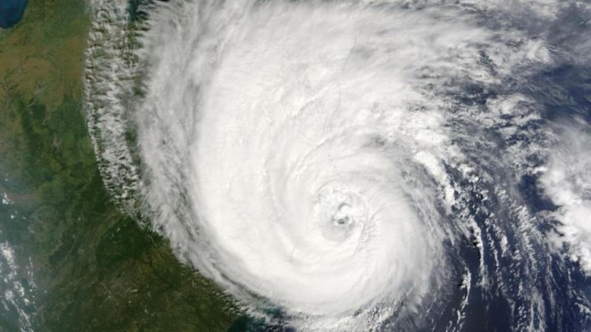 efectele uraganului irma se vor simti si in romania la mii de kilometri distanta cum ne va afecta