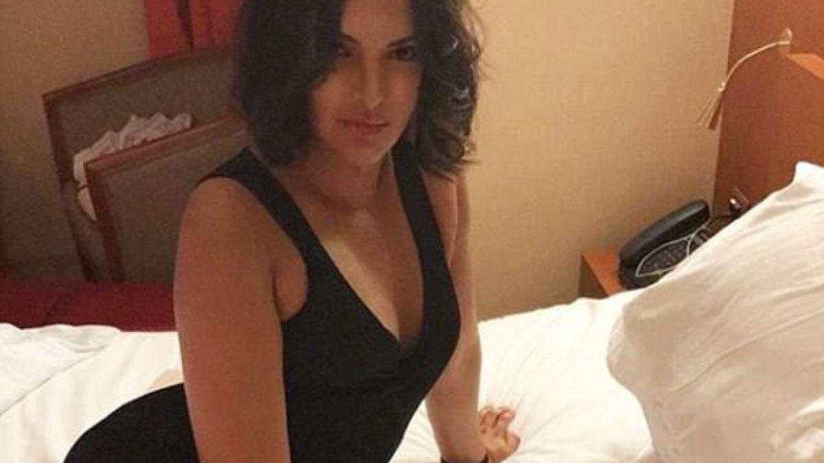 lila a promis o noapte de neuitat oricarui barbat ii va cumpara virginitatea dar inainte sa bata