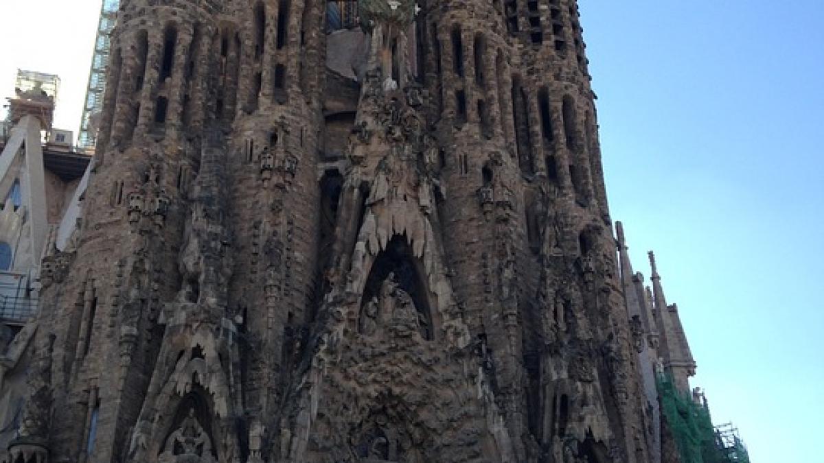 catedrala sagrada familia din barcelona a fost evacuata de catre politia catalana