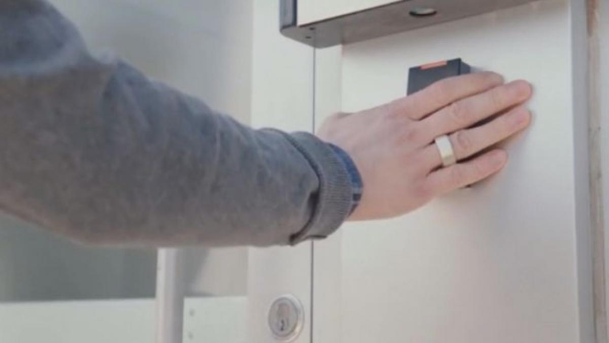 imaginatia nu are limite in lumea gadgeturilor a fost inventat inelul care iti deschide usa